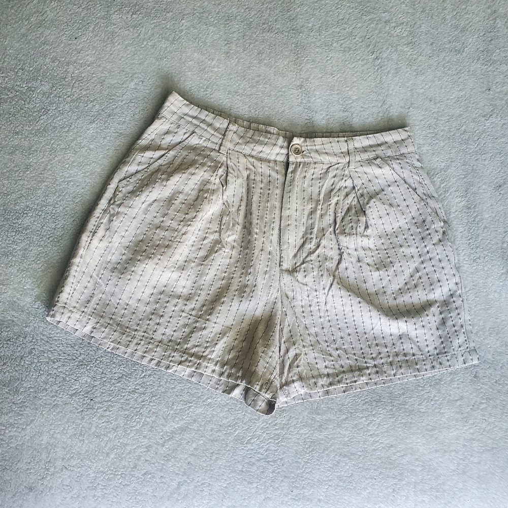 Cider M Cream Pinstripe Shorts Lightweight Casual Summer Fun